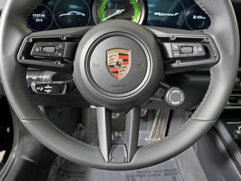 Certified 2024 Porsche 911 Carrera image 31