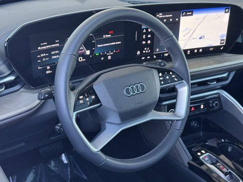 Used 2025 Audi Q5 2.0T Premium w/ Convenience Package image 16