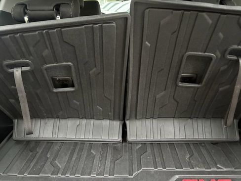 Used 2020 GMC Acadia SLE w/ Driver Convenience Package image 6