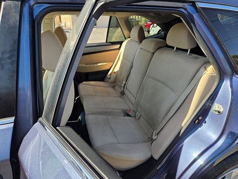 Used 2017 Subaru Outback 2.5i Premium w/ Popular Package #2 AWD/4WD image 42