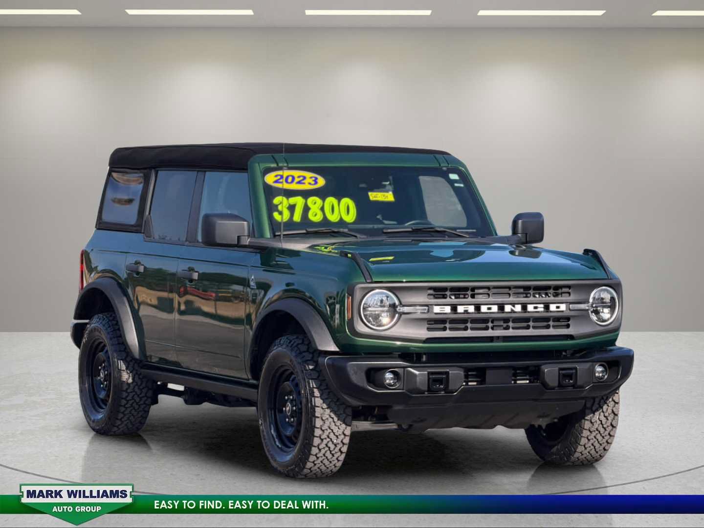 Used 2023 Ford Bronco Black Diamond AWD/4WD image 2