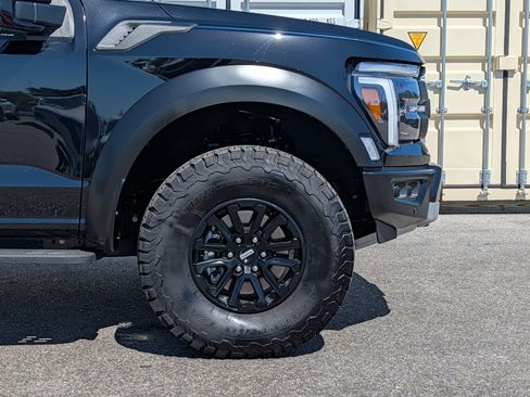 Used 2025 Ford F150 Raptor image 11