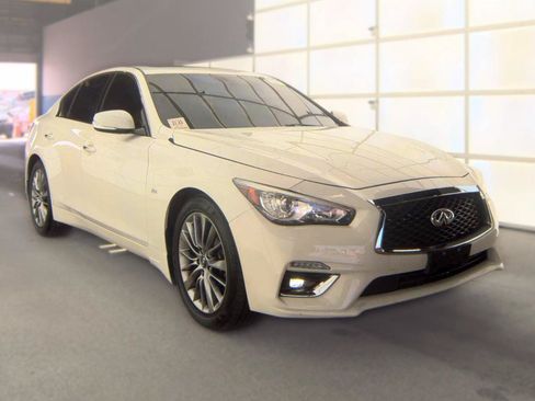 Used 2019 INFINITI Q50 Luxe w/ Essential Package (3.0T Luxe) AWD/4WD image 3