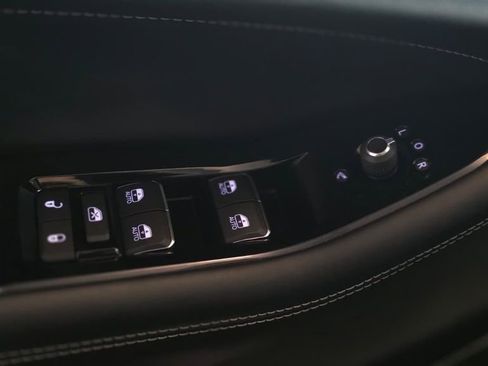 Used 2024 Jeep Grand Cherokee Overland w/ Adv Protech Group III image 24