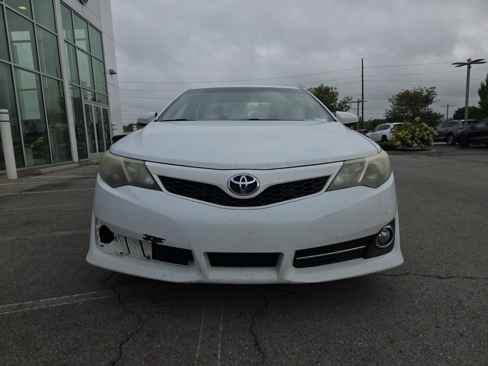 Used 2014 Toyota Camry SE FWD image 11
