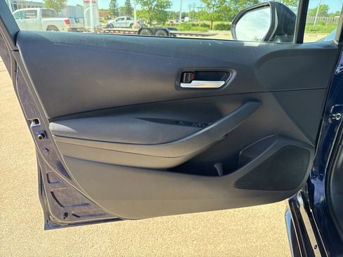 Used 2020 Toyota Corolla LE FWD image 17
