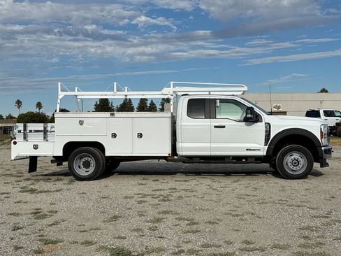 New 2026 Ford F550 4x4 SuperCab Super Duty image 3