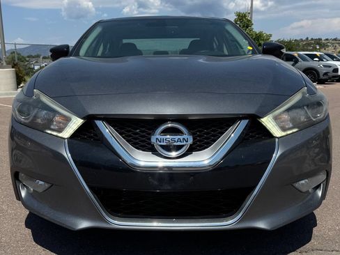 Used 2017 Nissan Maxima Platinum w/ Interior Lighting Package FWD image 2