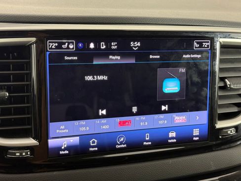 Used 2023 Chrysler Pacifica Touring-L FWD image 29