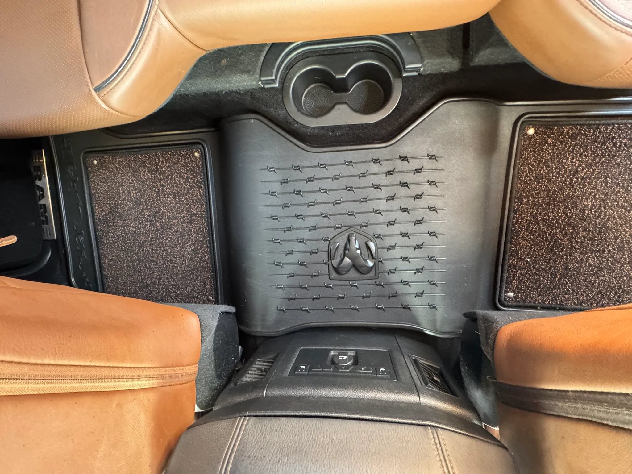 Used 2015 RAM 3500 Laramie Longhorn AWD/4WD image 27