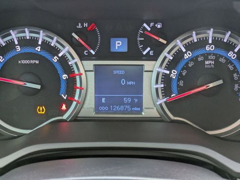 Used 2018 Toyota 4Runner TRD Off-Road AWD/4WD image 22