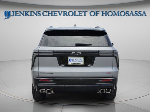 New 2026 Chevrolet Traverse RS w/ LPO, Floor Liner Package FWD image 6