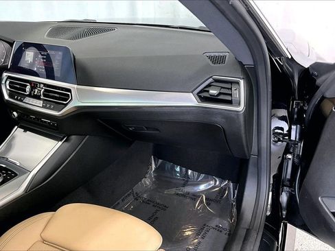 Used 2022 BMW 230i Coupe w/ Convenience Package RWD image 16