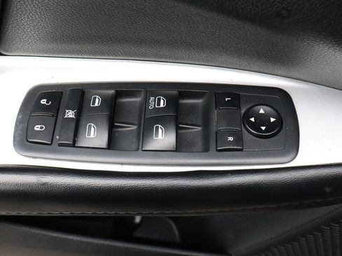 Used 2019 Dodge Journey SE image 14