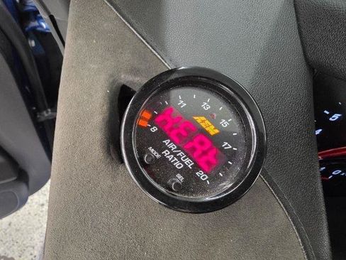 Used 2018 Chrysler 300 S AWD/4WD image 15