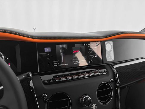 New 2026 Rolls-Royce Cullinan Black Badge image 21
