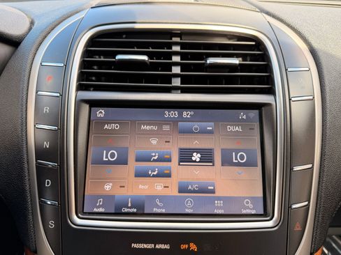 Used 2020 Lincoln Nautilus Reserve w/ Cargo Utility Package AWD/4WD image 31