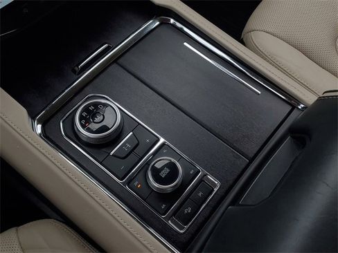 Certified 2022 Ford Expedition Platinum image 28