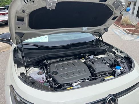 New 2026 Volkswagen Tiguan SE R-Line FWD image 24