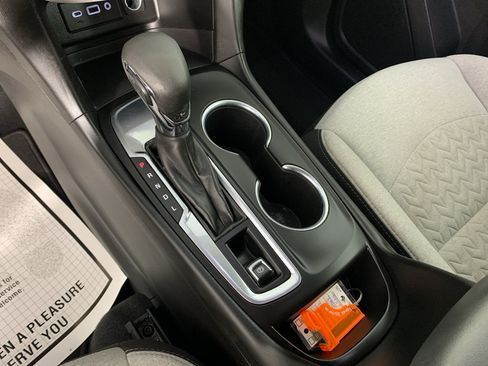 Used 2022 Chevrolet Equinox LS w/ LS Convenience Package FWD image 25