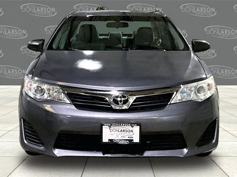 Used 2013 Toyota Camry LE image 2