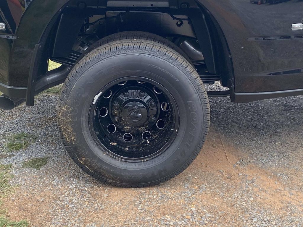 New 2026 RAM 3500 Big Horn AWD/4WD image 7
