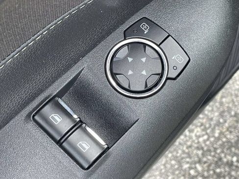 Used 2016 Ford Mustang Coupe RWD image 15