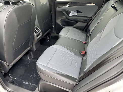 New 2026 Volkswagen Tiguan SE R-Line image 9