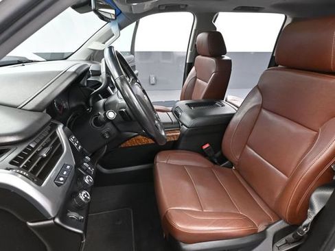 Used 2019 Chevrolet Suburban Premier w/ Premier Plus Edition AWD/4WD image 29