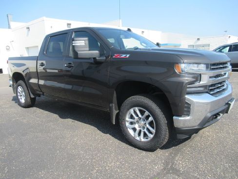 Used 2021 Chevrolet Silverado 1500 LT AWD/4WD image 3