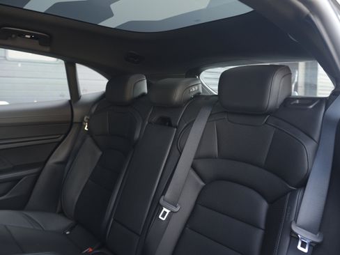 Certified 2025 Porsche Taycan 4 Cross Turismo AWD/4WD image 29