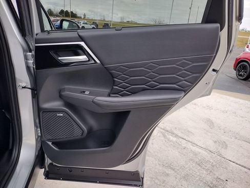 New 2025 Mitsubishi Outlander SEL image 34