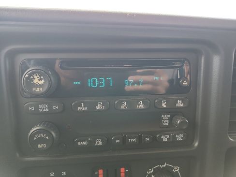 Used 2005 Chevrolet Silverado 2500 LS w/ Heavy-Duty Power Package image 22