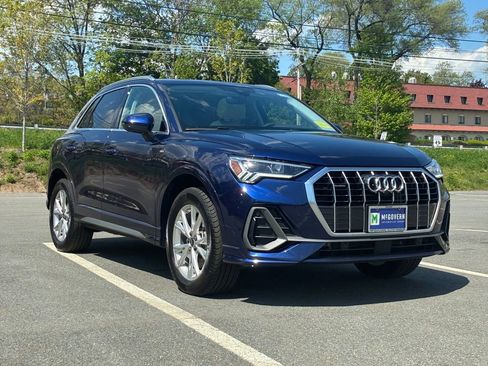 Used 2023 Audi Q3 2.0T Premium Plus w/ Premium Plus Package AWD/4WD image 15