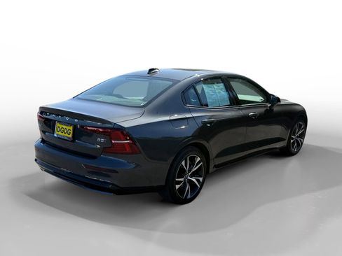 Used 2024 Volvo S60 B5 Plus image 5
