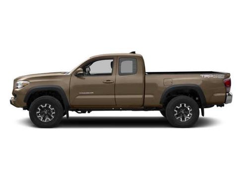 Used 2017 Toyota Tacoma TRD Off-Road AWD/4WD image 3