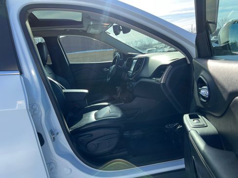 Used 2016 Jeep Cherokee Limited image 45