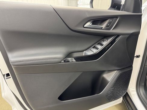 New 2026 Chevrolet Equinox LT image 8