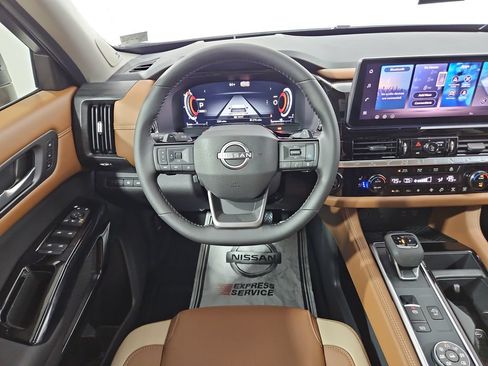 New 2026 Nissan Pathfinder Platinum AWD/4WD image 13