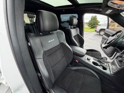 Used 2017 Jeep Grand Cherokee SRT AWD/4WD image 44