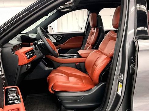 Used 2025 Lincoln Aviator Reserve w/ Luxury Package AWD/4WD image 24