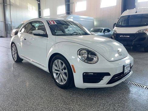 Used 2017 Volkswagen Beetle 1.8T S FWD image 1