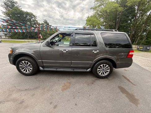 Used 2017 Ford Expedition XLT AWD/4WD image 5