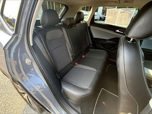 Used 2023 Volkswagen Taos SE w/ Panoramic Sunroof Package AWD/4WD image 29