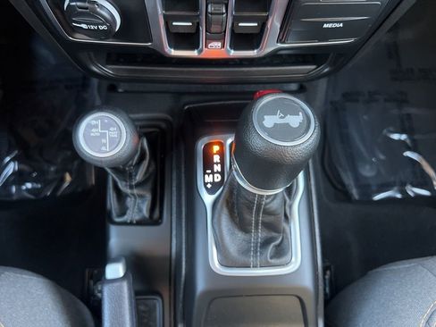 Used 2025 Jeep Wrangler Unlimited Sahara AWD/4WD image 60