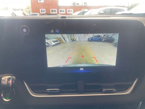 Used 2025 Chevrolet Equinox LT image 17