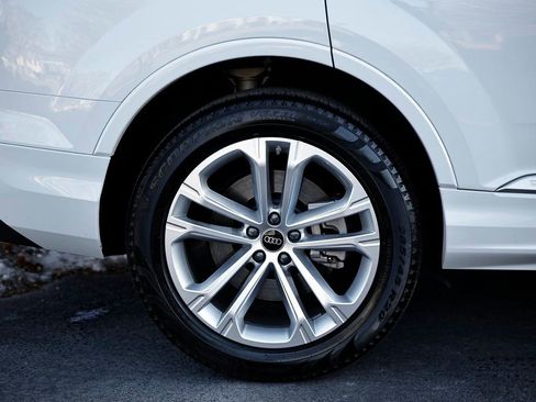 Used 2025 Audi Q7 3.0T Premium Plus image 6