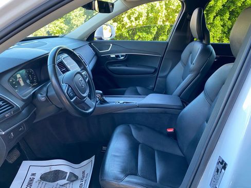 Used 2020 Volvo XC90 T6 Momentum image 28