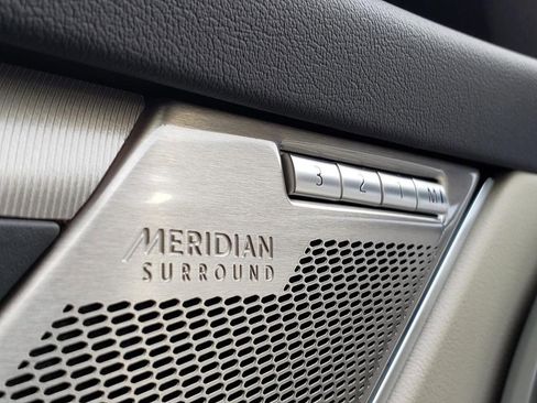 New 2025 Jaguar F-PACE R-Dynamic S image 25