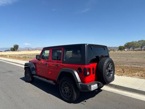 Used 2025 Jeep Wrangler Unlimited Sport AWD/4WD image 6